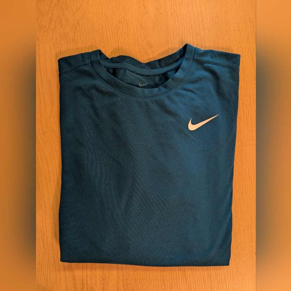 Nike Men's Blue T-Shirt